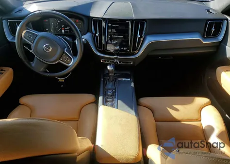 2019 Volvo Xc60 T5 z USA, uszkodzony, nr VIN LYV102RK5KB228439